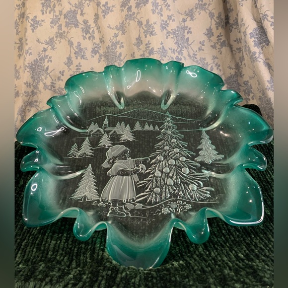VTG Mikasa Spruce Green Ruffled Edge Frosted Glass Christmas Story 13" Platter - Picture 5 of 13